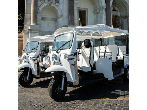 Rome 2h Highlights by Electric Tuk-Tuk with Pickup & Prosecco