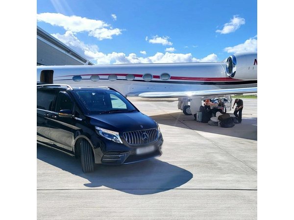 Chauffeur Limo Service From Heathrow Airport to London any Hotels