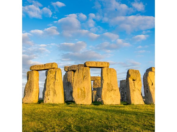 Private Full-Day Tour: London to Cotswolds, Bath & Stonehenge