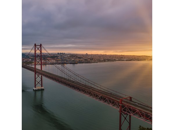 Lisbon Private 6h Customizable Tour with Transportation