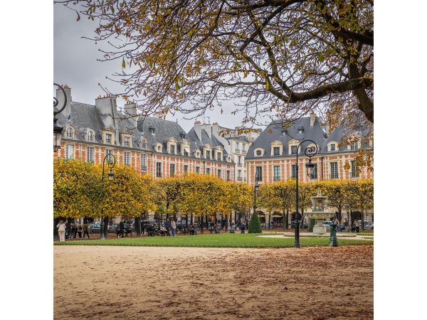 Le Marais Paris Walking Tour: Stories Beyond the Guidebook