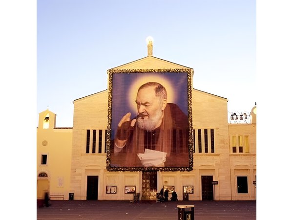 Small groups from Rome: Padre Pio and Grotto of San Michele