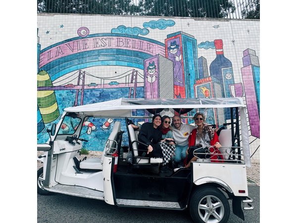 Lisbon Old Town Tour by Tuk Tuk with Local Guide