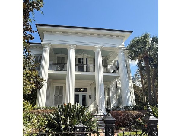 New Orleans Garden District Tour