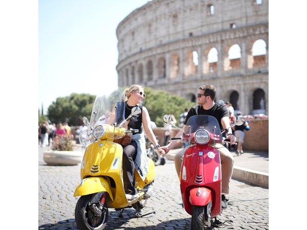 Explore Rome by Vespa With Pick up and Drop Off