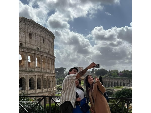 Rome private driver - luxury van service for top attractions