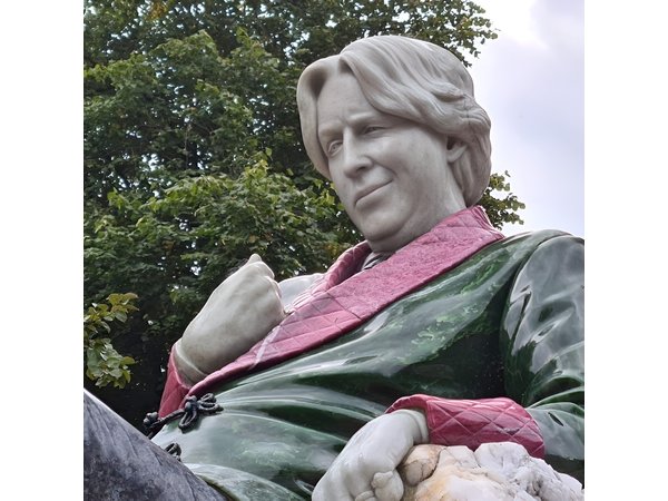 Oscar Wilde Dublin Walking Tour with Expert Local Guide