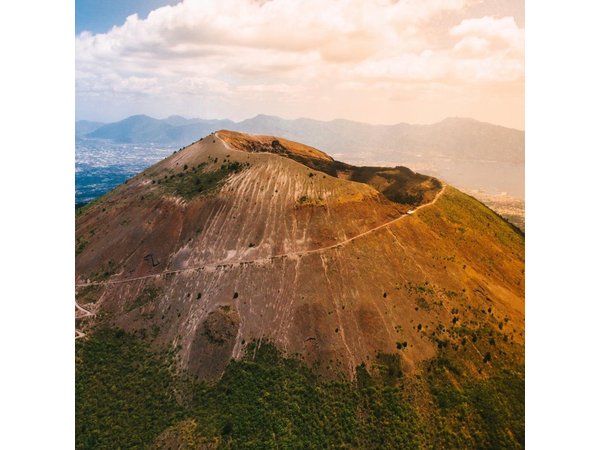Pompeii & Vesuvius Hike Small Group Priority Access from Sorrento
