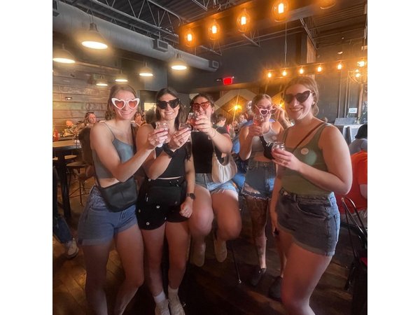 Nashville Shopping Tour with Wine, Cocktails and Snacks