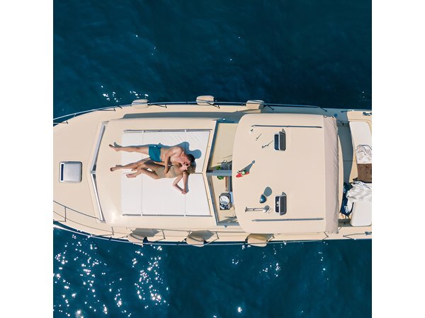Private boat tour along the Amalfi Coast or Capri from Salerno