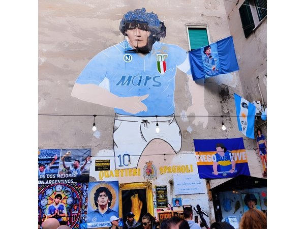 The Spanish Quarters, Street Art and Local Market Tour in Naples