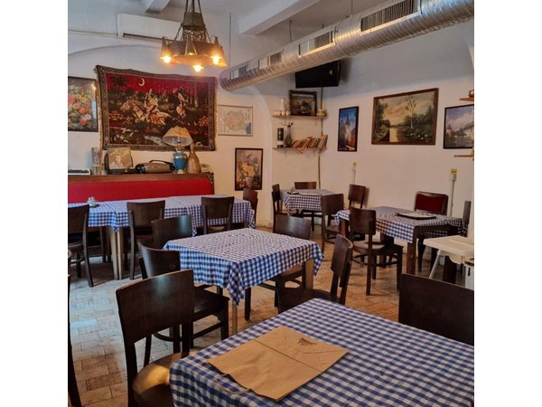 Bucharest Historical Food Tour in Old Center
