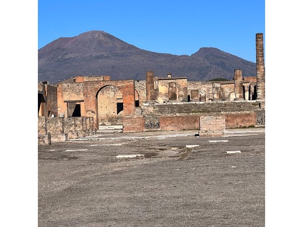 Positano Sorrento and Pompeii Private Tour from Naples