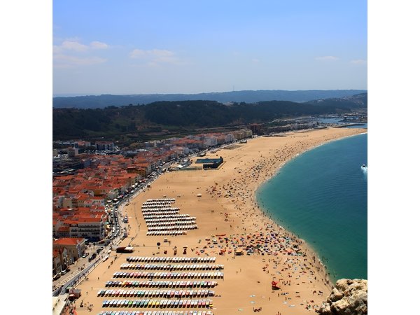 From Porto ↔ Lisbon with up to 4 stops : Aveiro, Nazaré, Óbidos