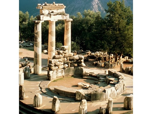 Private Day Trip in Delphi and Arachova from Athens