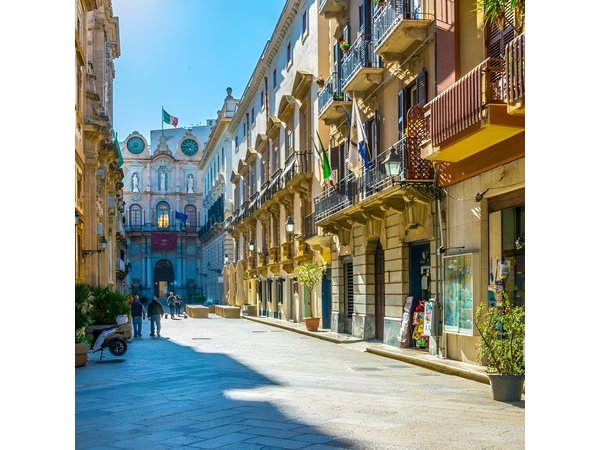 Trapani Walking Tour with Audio and Written Guide by a Local