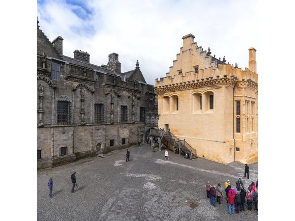 Explore Stirling in 90 minutes with a Local - Private Tour
