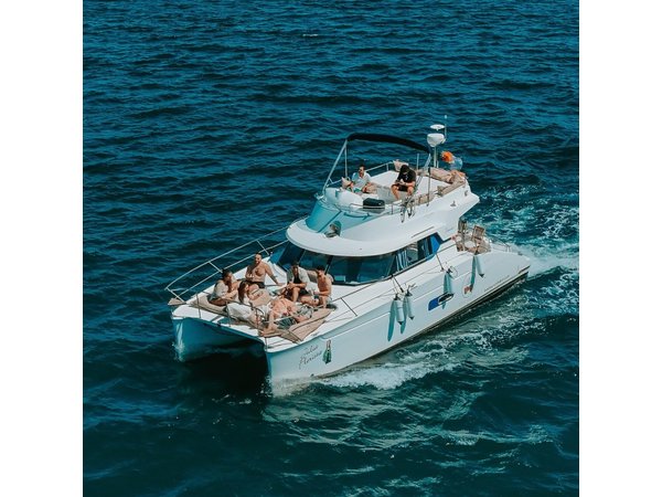 3 Hours Private Tour with Dives in Catamaran in Lisbon
