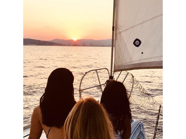 Barcelona Sunset Private Sailing with Open Bar & Snacks