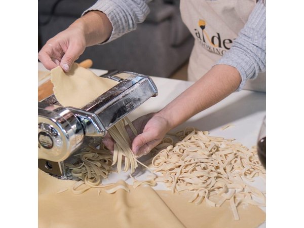 Local's Home Experience: Pasta & Tiramisu in Sorrento with Alessia