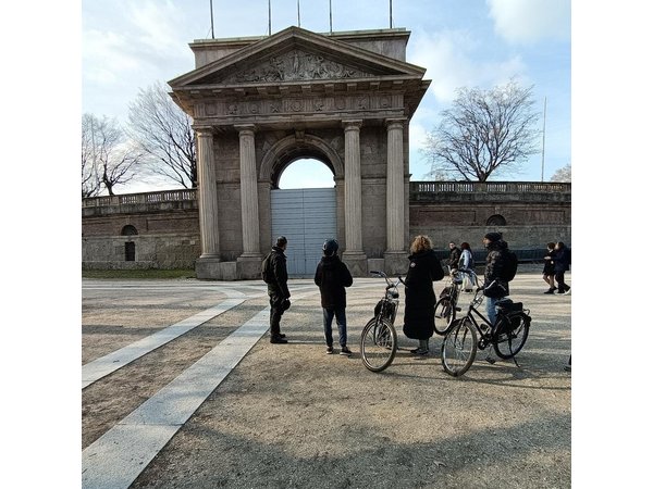Milan: Electric Bicycle Tour Tourist Guide Live - 3 hours & half