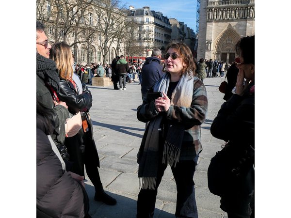 Paris Notre-Dame Cathedral Inside Guided Tour plus Neighborhood