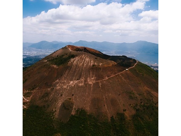 From Naples to Vesuvius: Bus, Ticket & Audio Guide