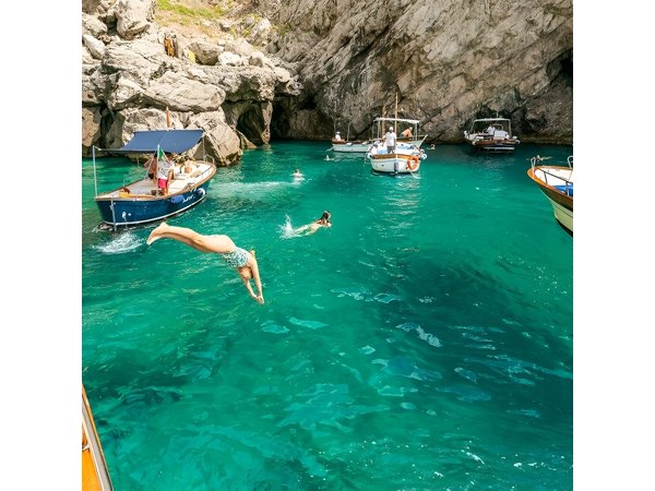 From Sorrento: Positano & Amalfi Coast Boat Tour with Pick Up