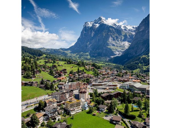 Lucerne: Grindelwald, Interlaken & Lauterbrunnen Guided Day Trip