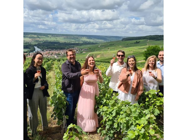 Family Estates Champagne Tour from Paris : 10 Tastings & Lunch