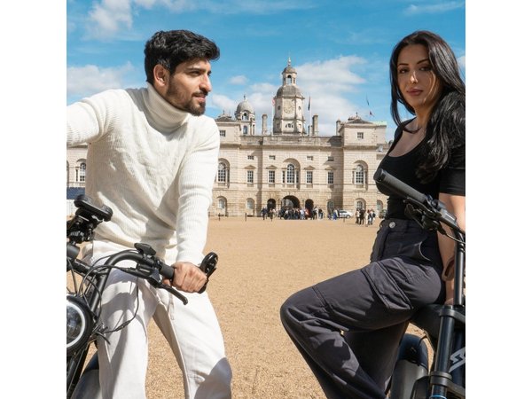 Private London eBike Tour with Artefacts - 3hr Premium Experience