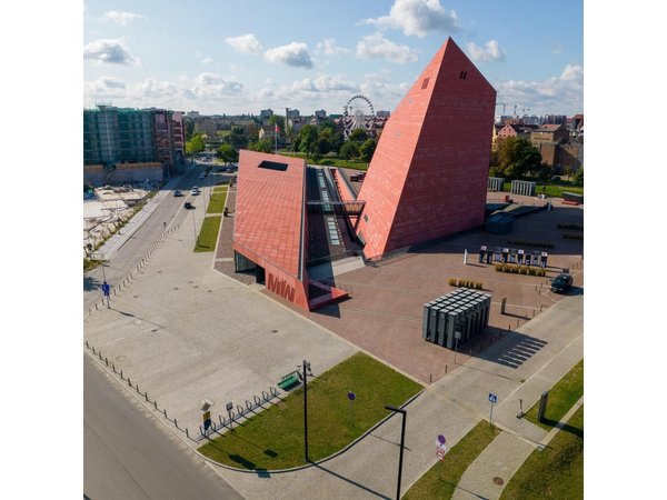 Skip-the-line Museum of World War II Gdansk Private Tour