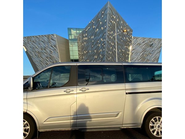 Belfast Sightseeing and Mural Tour