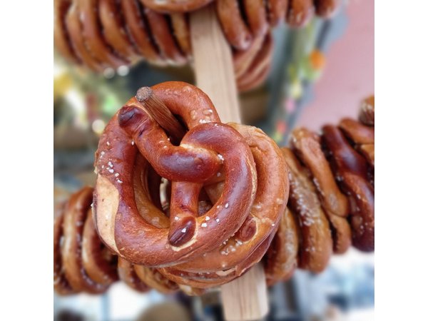 Hamburg Food Tour with Full Meal & Drinks by Do Eat Better
