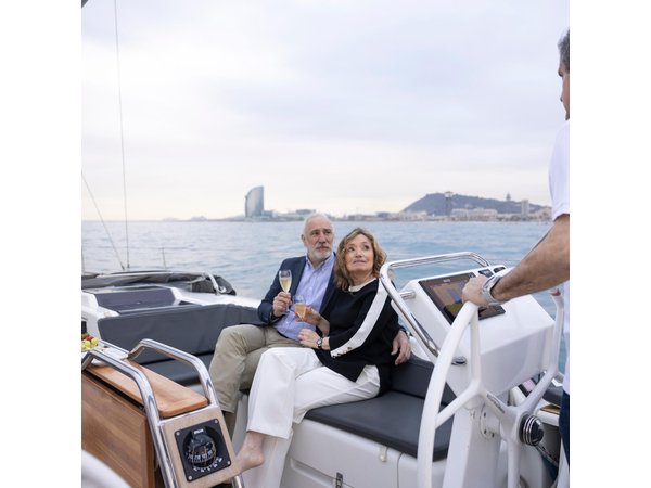 Sailing Experience in an Exclusive Sailboat in Barcelona