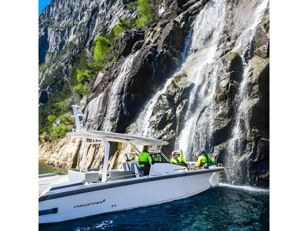 Stavanger: Guided Lysefjord Safari on Speedboat
