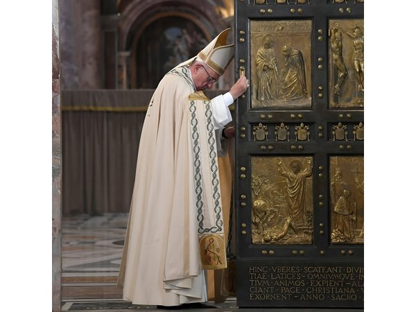 Rome: Vatican, Sistine Chapel Restoration & St. Peter's Tour