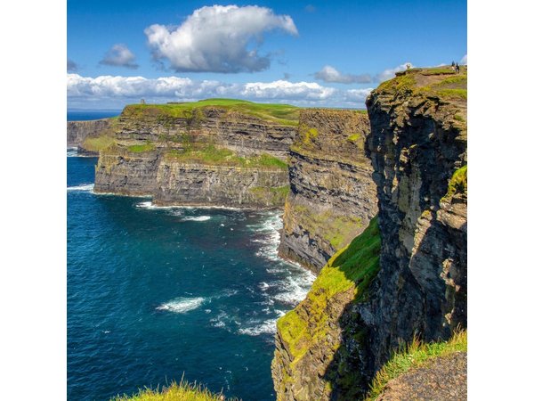 Dublin: Full-Day Private Tour to Cliffs of Moher, Galway & More