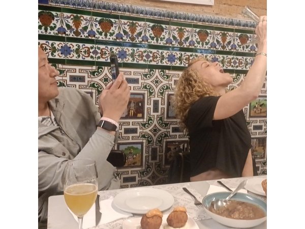 Barcelona tailored tapas & drinks tour with a native guide