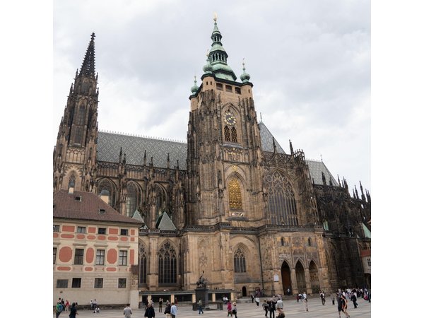 Small-Group Tour of Prague Castle with a local guide