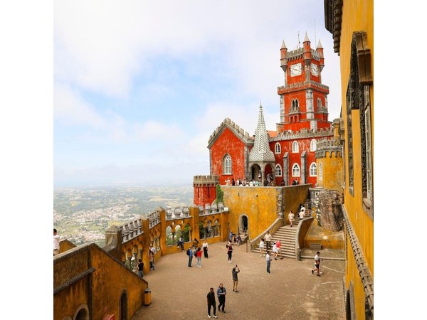 Sintra, Pena Palace,Cabo and Cascais Small Group Tour from Lisbon