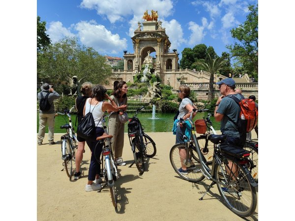 Barcelona: Bike or eBike Tour, Top Sights & Local Insights