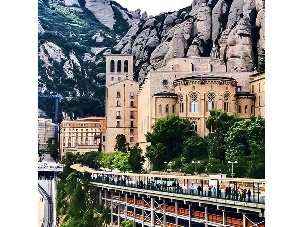 Private Montserrat Tour, Wine Taste & Local Lunch from Barcelona
