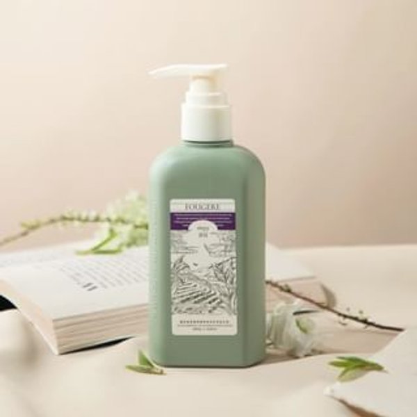 roopy - Poetic Series Fougere Plant Essential Oil Fragrant Body Lotion - Tea By Moonlight Tea By Moonlight - 250ml