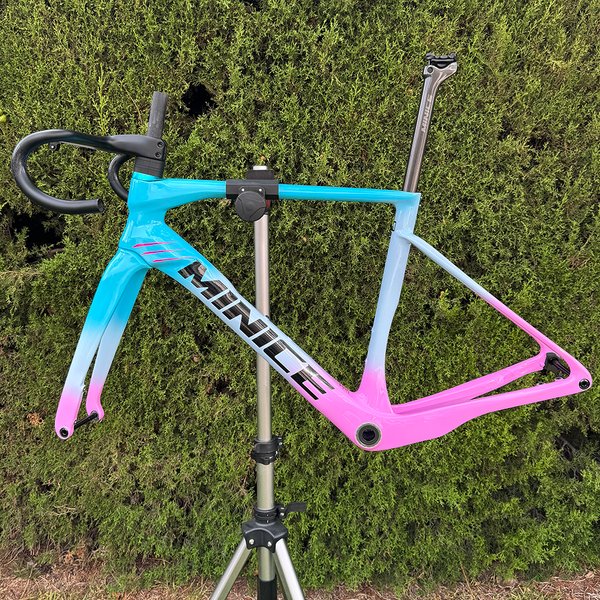 Minice Aerodynamischer EPS-geformter Carbonrahmen mit Scheibenbremse, max. 700*32C, AERO Rennrad-Rahmenset, BSA, vollständig interne Kabelführung, Lenker, DI2, mechanisch