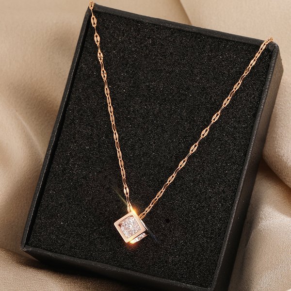 Trendy Platz Zirkon Kristall Anhänger Frauen Halsketten Korean Fashion Nette Damen Edelstahl Schmuck Weibliche Schlüsselbein Kette