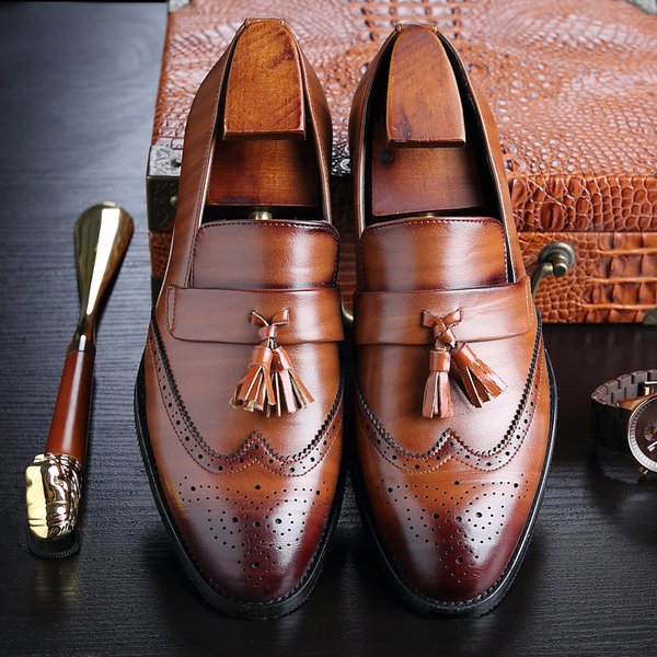 Mocassins à pampilles en cuir pour hommes, chaussures plates à enfiler, style britannique, bout d'aile carimplanté, brogues pointues, vintage, grande taille 38-46