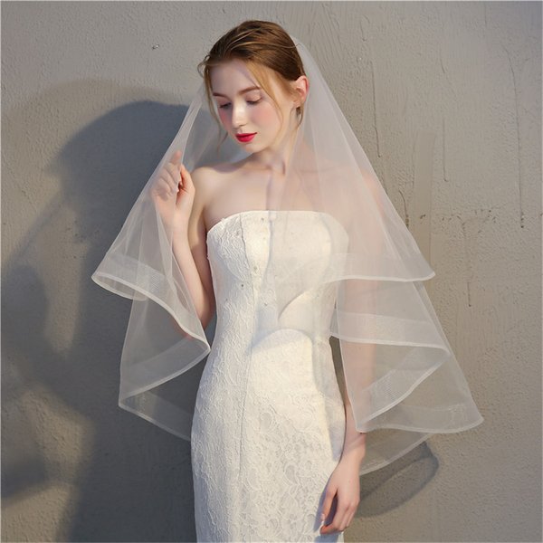 Einfaches und kurzes doppellagiges Kopftuch für die Braut, Hochzeitskleid, heiß verkaufte Accessoires mit Haarkamm und exquisitem elastischem Netz