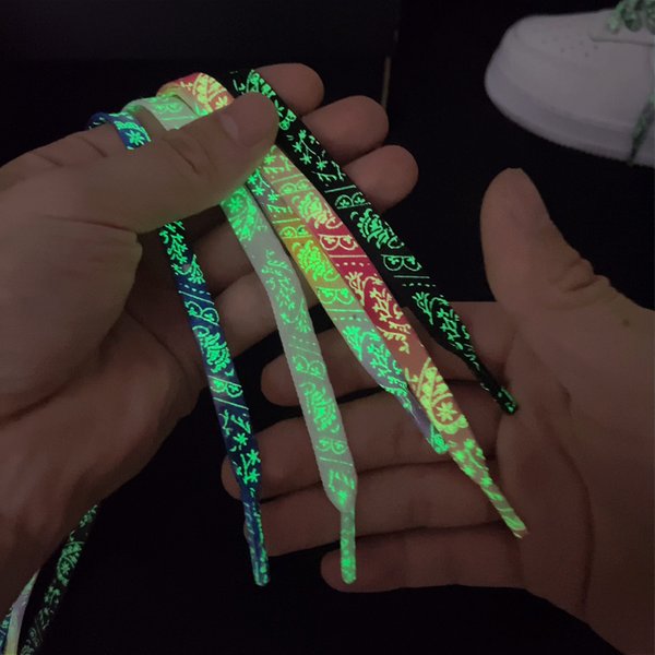 Neue leuchtende Schnürsenkel für Turnschuhe, flache Schnürsenkel mit Spritztinte, fluoreszierende, leuchtende Laufstiefel-Schnürsenkel, coole Schnürsenkel, 1 Paar