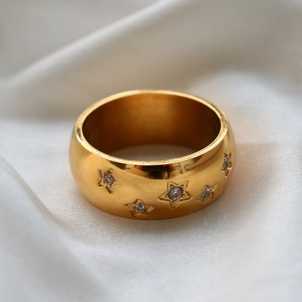 Bague en acier inoxydable plaqué or, sans ternissement, étoile gravée, cristal brillant blanc, pour femmes et filles, bijoux cadeau de fête de mariage